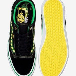Size 7 Men - VANS Old Skool Pro.